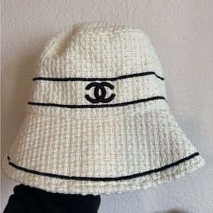 “Dupe” Chanel bucket hat
